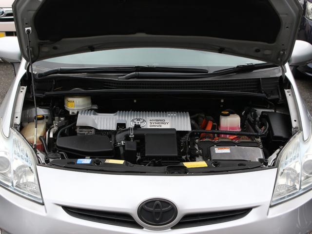 プリウス Ｓ　メモリナビ・フルセグ・バックカメラ・ＥＴＣ・Ｂｌｕｅｔｏｏｔｈ接続・スマートキー・プッシュスタート・ＨＩＤヘッドライト・フォグランプ・社外１７インチＡＷ・ウインカーミラー・オートエアコン・ドアバイザー（23枚目）