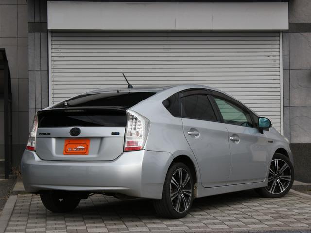 プリウス Ｓ　メモリナビ・フルセグ・バックカメラ・ＥＴＣ・Ｂｌｕｅｔｏｏｔｈ接続・スマートキー・プッシュスタート・ＨＩＤヘッドライト・フォグランプ・社外１７インチＡＷ・ウインカーミラー・オートエアコン・ドアバイザー（26枚目）