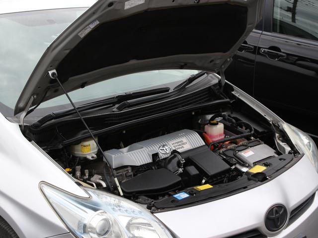 プリウス Ｓ　メモリナビ・フルセグ・バックカメラ・ＥＴＣ・Ｂｌｕｅｔｏｏｔｈ接続・スマートキー・プッシュスタート・ＨＩＤヘッドライト・フォグランプ・社外１７インチＡＷ・ウインカーミラー・オートエアコン・ドアバイザー（28枚目）