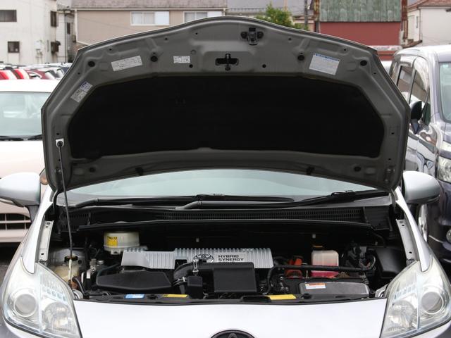 プリウス Ｓ　メモリナビ・フルセグ・バックカメラ・ＥＴＣ・Ｂｌｕｅｔｏｏｔｈ接続・スマートキー・プッシュスタート・ＨＩＤヘッドライト・フォグランプ・社外１７インチＡＷ・ウインカーミラー・オートエアコン・ドアバイザー（29枚目）