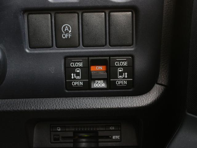 ノア Si 両側電動スライドドア・SDナビ・フルセグ・バックカメラ・Bluetooth接続・後席モニター・ドライブレコーダー・スマートキー・プッシュスタート・LEDヘッドライト・フォグランプ・純正AW(4枚目)