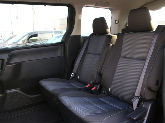 ノア Si 両側電動スライドドア・SDナビ・フルセグ・バックカメラ・Bluetooth接続・後席モニター・ドライブレコーダー・スマートキー・プッシュスタート・LEDヘッドライト・フォグランプ・純正AW(12枚目)