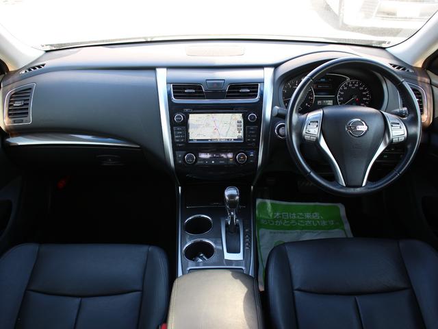 ティアナ XV 冷暖電動黒革シート・純正ナビ・アラウンドビューモニター/クルーズコントロール・ETC・インテリキー・プッシュスタート・HIDヘッドライト・フォグランプ・純正17インチAW・ウインカーミラー・AAC(4枚目)