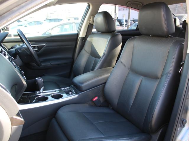 ティアナ XV 冷暖電動黒革シート・純正ナビ・アラウンドビューモニター/クルーズコントロール・ETC・インテリキー・プッシュスタート・HIDヘッドライト・フォグランプ・純正17インチAW・ウインカーミラー・AAC(5枚目)