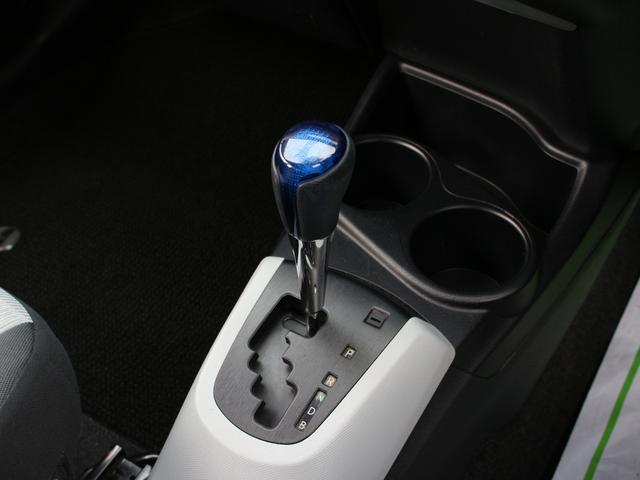 アクア Ｓ　ＳＤナビ・フルセグ・バックカメラ・スマートキー・Ｂｌｕｅｔｏｏｔｈ接続・ＥＴＣ・プッシュスタート・電動格納ミラー・オートライト・ウインカーミラー・オートエアコン・ドアバイザー（42枚目）