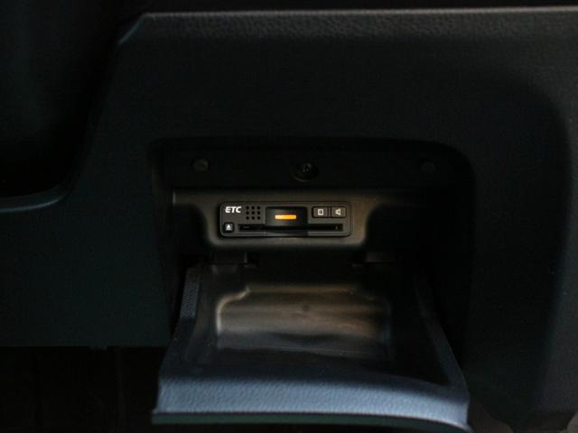 オデッセイ アブソルート　純正ナビ・ハーフレザーシート・後席モニター・フルセグ・バックカメラ・クルーズコントロール・ＥＴＣ・キーレス・ＨＩＤヘッドライト・フォグランプ・パドルシフト・純正１８インチＡＷ・ウインカーミラー・ＡＡＣ（19枚目）