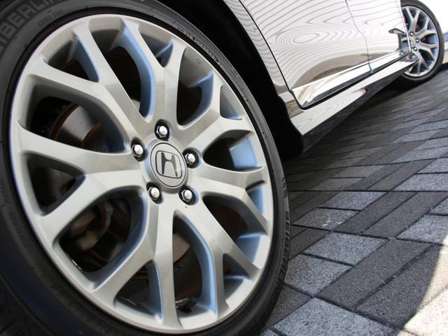 オデッセイ アブソルート　純正ナビ・ハーフレザーシート・後席モニター・フルセグ・バックカメラ・クルーズコントロール・ＥＴＣ・キーレス・ＨＩＤヘッドライト・フォグランプ・パドルシフト・純正１８インチＡＷ・ウインカーミラー・ＡＡＣ（23枚目）