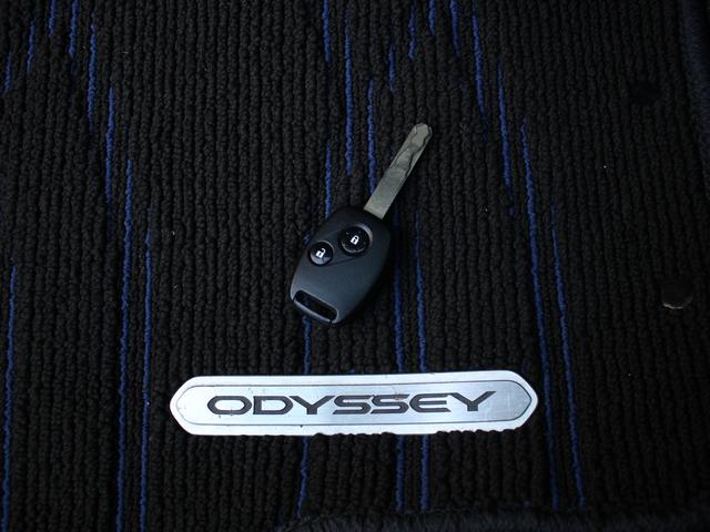 オデッセイ アブソルート　純正ナビ・ハーフレザーシート・後席モニター・フルセグ・バックカメラ・クルーズコントロール・ＥＴＣ・キーレス・ＨＩＤヘッドライト・フォグランプ・パドルシフト・純正１８インチＡＷ・ウインカーミラー・ＡＡＣ（24枚目）