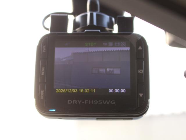 スイフトスポーツ ベースグレード 純正OPエアロ・メモリナビ・Bluetooth接続・フルセグ・ETC・クルーズコントロール・パドルシフト・スマートキー・プッシュスタート・HIDヘッドライト・フォグランプ・純正AW・ウインカーミラー(18枚目)