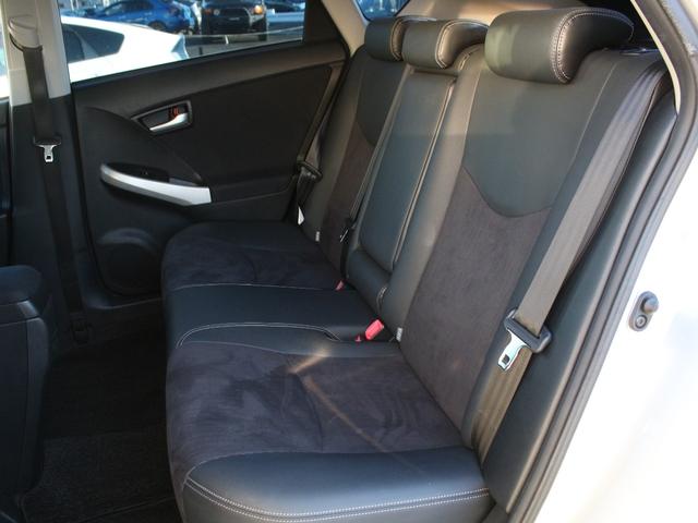 プリウス Ｇツーリングセレクション　後期型・モデリスタエアロ・８インチナビ・フルセグ・バックカメラ・Ｂｌｕｅｔｏｏｔｈ接続・スマートキー・プッシュスタート・ＥＴＣ・クルーズコントロール・ＬＥＤヘッドライト・フォグランプ・ウインカーミラー（12枚目）