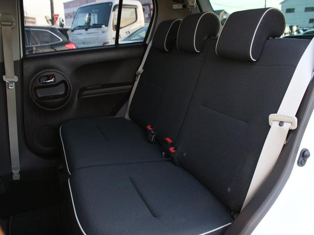 パッソ １．０Ｘ　Ｌパッケージ・キリリ　特別仕様車・ＳＤナビ・地デジ・バックカメラ・ＥＴＣ・スマートキー・ＨＩＤヘッドライト・フォグランプ・ドライブレコーダー・電動格納ミラー・オートエアコン・チルトステアリング・アイドリングストップ（11枚目）