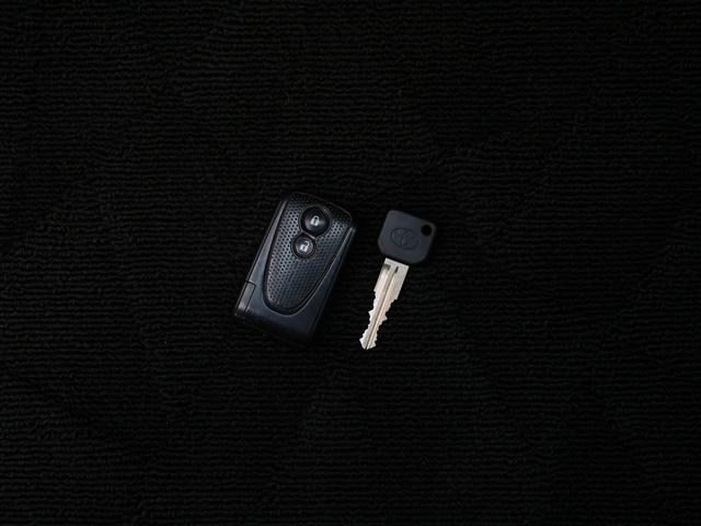 パッソ １．０Ｘ　Ｌパッケージ・キリリ　特別仕様車・ＳＤナビ・地デジ・バックカメラ・ＥＴＣ・スマートキー・ＨＩＤヘッドライト・フォグランプ・ドライブレコーダー・電動格納ミラー・オートエアコン・チルトステアリング・アイドリングストップ（22枚目）