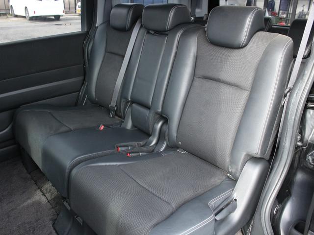 ステップワゴンスパーダ Ｚ　クールスピリット　後期型・９型純正ナビ・フルセグ・両側電動スライドドア・専用コンビシート・バックカメラ・後席モニター・ＥＴＣ・クルーズコントロール・スマートキー・ＨＩＤヘッドライト・フォグランプ・純正ＡＷ・パドルシフト（12枚目）