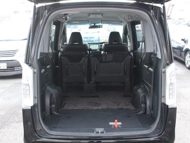 ステップワゴンスパーダ Ｚ　クールスピリット　後期型・９型純正ナビ・フルセグ・両側電動スライドドア・専用コンビシート・バックカメラ・後席モニター・ＥＴＣ・クルーズコントロール・スマートキー・ＨＩＤヘッドライト・フォグランプ・純正ＡＷ・パドルシフト（15枚目）