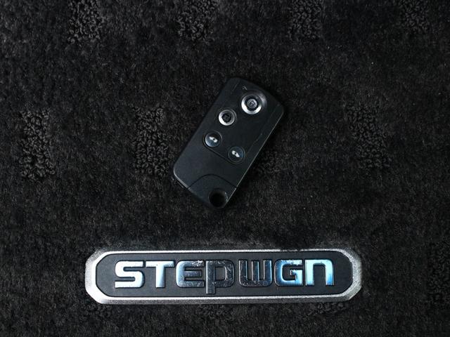 ステップワゴンスパーダ Ｚ　クールスピリット　後期型・９型純正ナビ・フルセグ・両側電動スライドドア・専用コンビシート・バックカメラ・後席モニター・ＥＴＣ・クルーズコントロール・スマートキー・ＨＩＤヘッドライト・フォグランプ・純正ＡＷ・パドルシフト（26枚目）