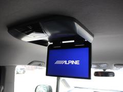 後席用モニターも装備しており後部座席の方もお楽しみいただけます♪ 5