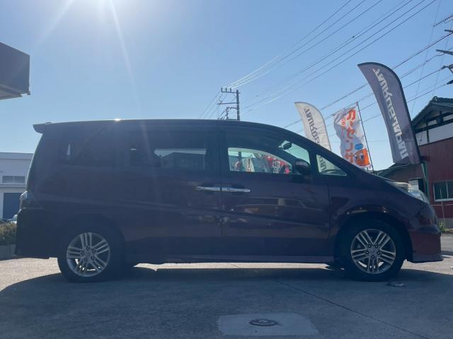 ステップワゴン スパーダ２４ＳＺ　ナビ／Ｂモニター／片側電動スライドドア／ＥＴＣ／シガーソケット／ドリンクホルダー／純正アルミ（4枚目）