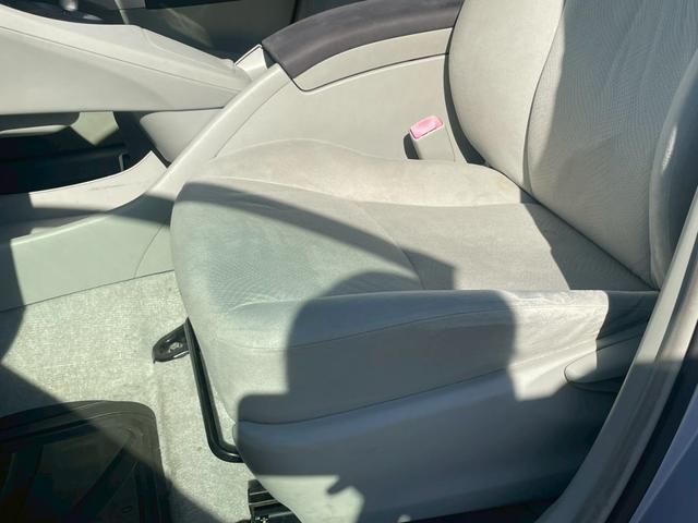 プリウス S サンルーフ/ナビ/Bモニター/テレビ/ETC/オートライト/シガーソケット/電格ミラー/レベライザー(23枚目)