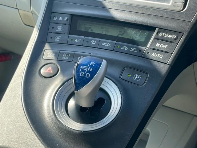 プリウス S サンルーフ/ナビ/Bモニター/テレビ/ETC/オートライト/シガーソケット/電格ミラー/レベライザー(36枚目)
