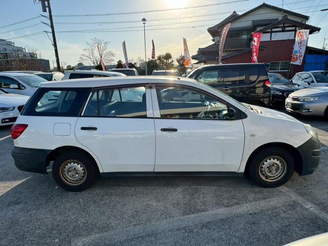 ＡＤ ＶＥ　ナビ／バックカメラ／ＴＶ／マニュアルエアコン／ＥＴＣ／シガーソケット／運転席助手席エアバック／電動格納ミラー／ドリンクホルダー（8枚目）