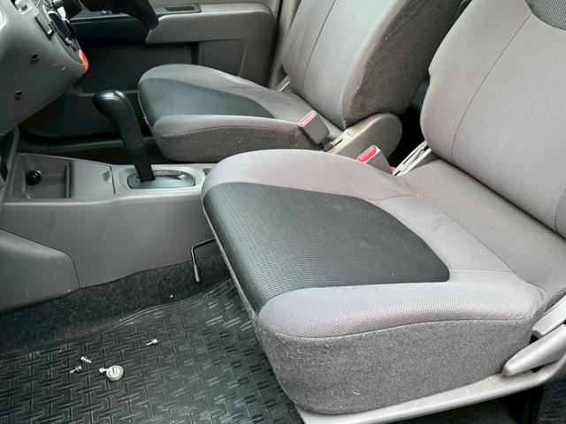 ＡＤ ＶＥ　ナビ／バックカメラ／ＴＶ／マニュアルエアコン／ＥＴＣ／シガーソケット／運転席助手席エアバック／電動格納ミラー／ドリンクホルダー（20枚目）