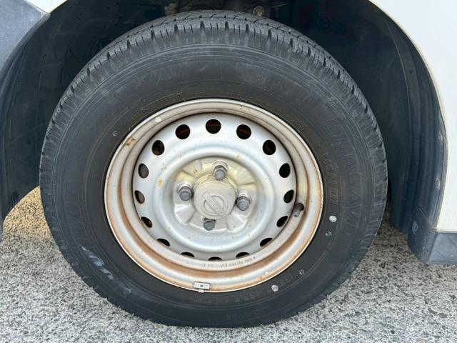 ＡＤ ＶＥ　ナビ／バックカメラ／ＴＶ／マニュアルエアコン／ＥＴＣ／シガーソケット／運転席助手席エアバック／電動格納ミラー／ドリンクホルダー（48枚目）