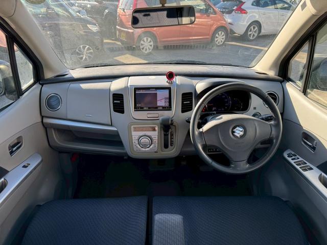 ワゴンＲ ＦＸリミテッド　ナビ／テレビ／ＥＴＣ／スマートプッシュスタート／電格ミラー／レベライザー／パワーウィンドウ／パワーステアリング／シガーソケット／スマートキー／エアバック／純正アルミホイール（21枚目）