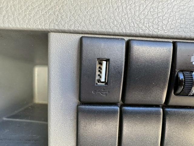 ワゴンＲ ＦＸリミテッド　ナビ／テレビ／ＥＴＣ／スマートプッシュスタート／電格ミラー／レベライザー／パワーウィンドウ／パワーステアリング／シガーソケット／スマートキー／エアバック／純正アルミホイール（35枚目）