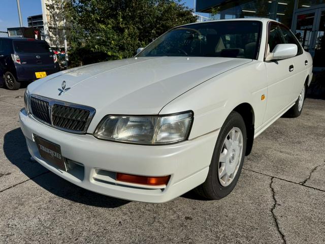 ローレル メダリスト　ナビ／オートライト／オートエアコン／スマートキー／電格ミラー／パワーウィンドウ／シガーソケット／パワーステアリング／運転席エアバック／助手席エアバック／禁煙車（5枚目）