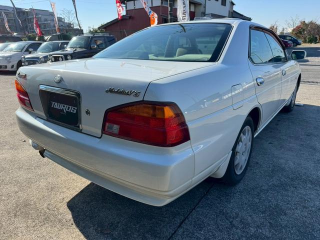 ローレル メダリスト　ナビ／オートライト／オートエアコン／スマートキー／電格ミラー／パワーウィンドウ／シガーソケット／パワーステアリング／運転席エアバック／助手席エアバック／禁煙車（9枚目）