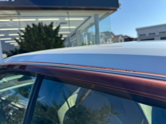 ローレル メダリスト　ナビ／オートライト／オートエアコン／スマートキー／電格ミラー／パワーウィンドウ／シガーソケット／パワーステアリング／運転席エアバック／助手席エアバック／禁煙車（17枚目）