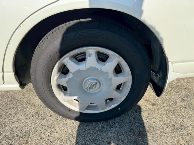 ローレル メダリスト　ナビ／オートライト／オートエアコン／スマートキー／電格ミラー／パワーウィンドウ／シガーソケット／パワーステアリング／運転席エアバック／助手席エアバック／禁煙車（42枚目）