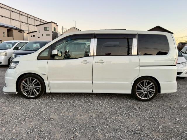 セレナ ハイウェイスター　メーカーオプションナビ／社外１８インチアルミホイール／フロントエアロ／バックカメラ／フリップダウンモニター／ＥＴＣ／オートマニュアルエアコン／ユーザーワンオーナー買取車／スマートキー（11枚目）