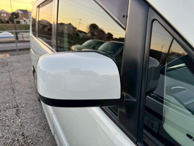 セレナ ハイウェイスター　メーカーオプションナビ／社外１８インチアルミホイール／フロントエアロ／バックカメラ／フリップダウンモニター／ＥＴＣ／オートマニュアルエアコン／ユーザーワンオーナー買取車／スマートキー（19枚目）