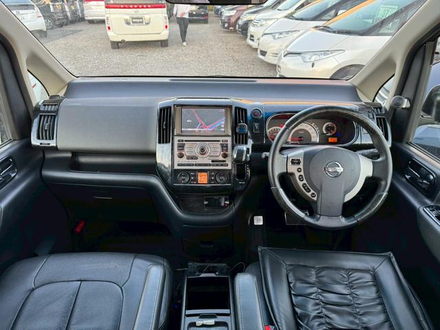 セレナ ハイウェイスター　メーカーオプションナビ／社外１８インチアルミホイール／フロントエアロ／バックカメラ／フリップダウンモニター／ＥＴＣ／オートマニュアルエアコン／ユーザーワンオーナー買取車／スマートキー（21枚目）