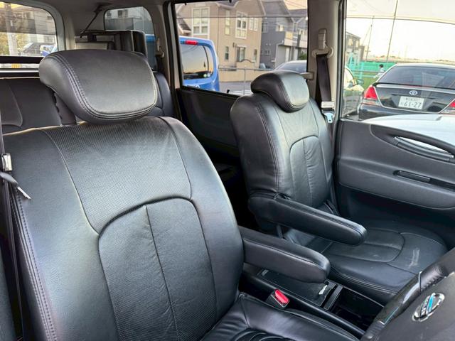 セレナ ハイウェイスター　メーカーオプションナビ／社外１８インチアルミホイール／フロントエアロ／バックカメラ／フリップダウンモニター／ＥＴＣ／オートマニュアルエアコン／ユーザーワンオーナー買取車／スマートキー（23枚目）