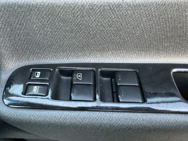 セレナ ハイウェイスター　メーカーオプションナビ／社外１８インチアルミホイール／フロントエアロ／バックカメラ／フリップダウンモニター／ＥＴＣ／オートマニュアルエアコン／ユーザーワンオーナー買取車／スマートキー（40枚目）