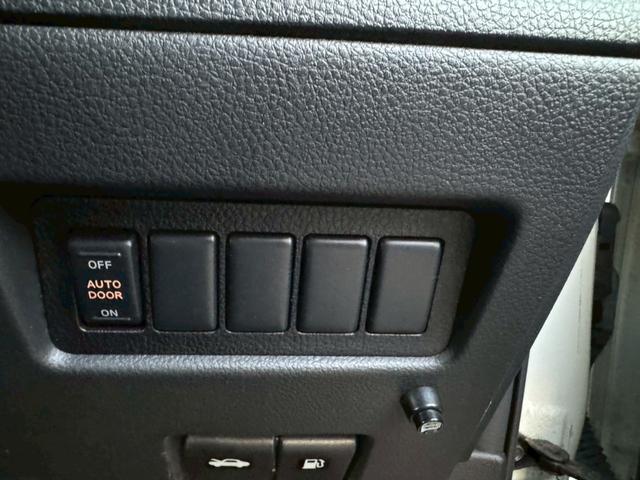 セレナ ハイウェイスター　メーカーオプションナビ／社外１８インチアルミホイール／フロントエアロ／バックカメラ／フリップダウンモニター／ＥＴＣ／オートマニュアルエアコン／ユーザーワンオーナー買取車／スマートキー（41枚目）