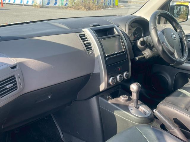 エクストレイル ２０Ｘ　ナビ／テレビ／ＥＴＣ／オートライト／オートエアコン／電格ミラー／パワーウィンドウ／パワーステアリング／ドリンクホルダー／エアバック／純正アルミホイール（20枚目）