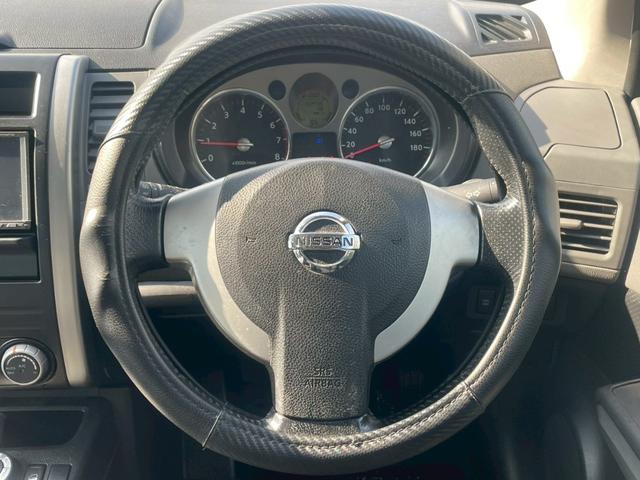 エクストレイル ２０Ｘ　ナビ／テレビ／ＥＴＣ／オートライト／オートエアコン／電格ミラー／パワーウィンドウ／パワーステアリング／ドリンクホルダー／エアバック／純正アルミホイール（32枚目）