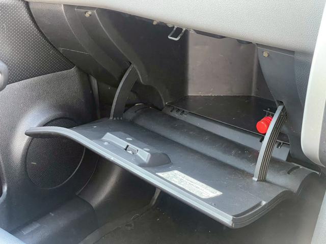 エクストレイル ２０Ｘ　ナビ／テレビ／ＥＴＣ／オートライト／オートエアコン／電格ミラー／パワーウィンドウ／パワーステアリング／ドリンクホルダー／エアバック／純正アルミホイール（49枚目）