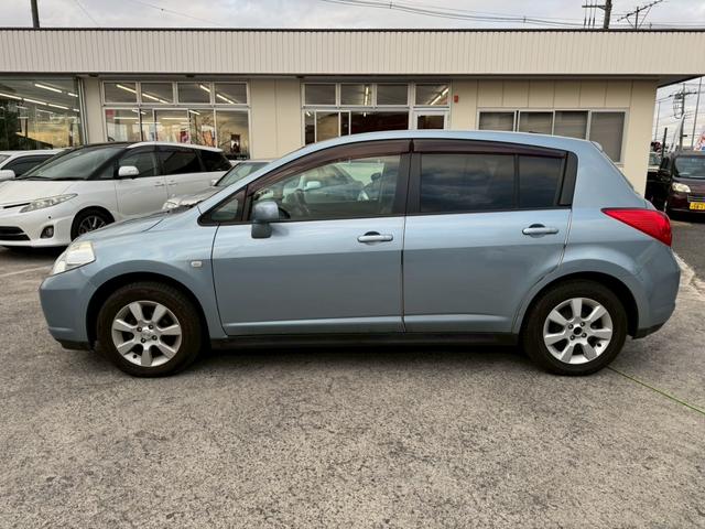 ティーダ １５Ｍ　ナビ　オートエアコン　ハーフレザーシート　キーレスキー　ＥＴＣ　アクセサリーソケット　パワーウィンドウ　パワーステアリング　電動格納ドアミラー　バイザー　１５インチアルミホイール（14枚目）