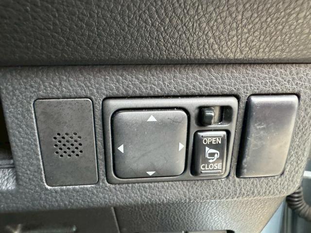 ティーダ １５Ｍ　ナビ　オートエアコン　ハーフレザーシート　キーレスキー　ＥＴＣ　アクセサリーソケット　パワーウィンドウ　パワーステアリング　電動格納ドアミラー　バイザー　１５インチアルミホイール（34枚目）