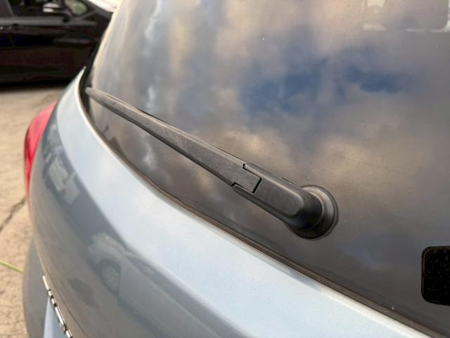 ティーダ １５Ｍ　ナビ　オートエアコン　ハーフレザーシート　キーレスキー　ＥＴＣ　アクセサリーソケット　パワーウィンドウ　パワーステアリング　電動格納ドアミラー　バイザー　１５インチアルミホイール（37枚目）