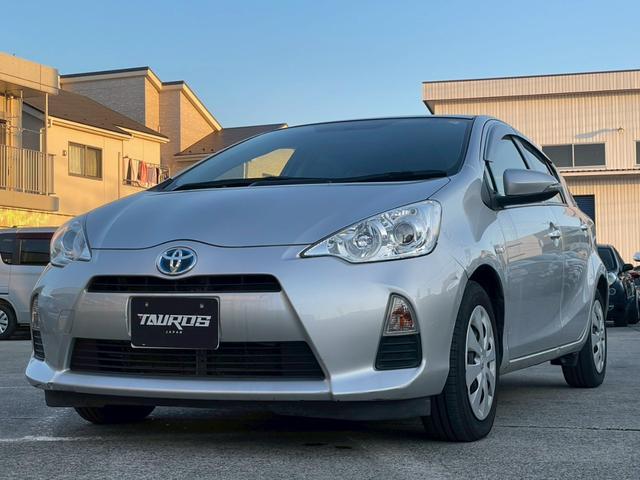 アクア S ナビ/テレビ/Bモニター/ETC/スマートプッシュスタート/オートライト/シガーソケット/ドリンクホルダー/パワーウィンドウ/電格ミラー/レベライザー/スペアキー/エアバック(5枚目)