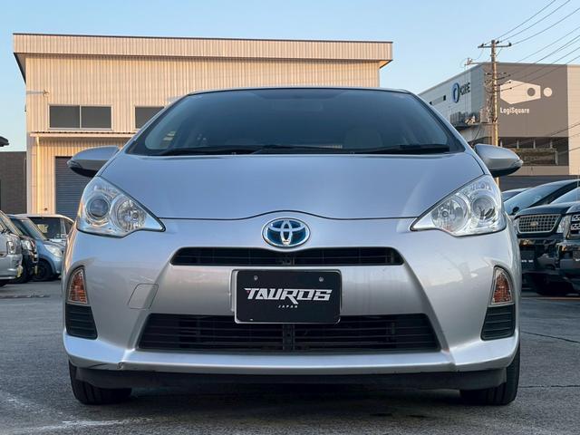 アクア S ナビ/テレビ/Bモニター/ETC/スマートプッシュスタート/オートライト/シガーソケット/ドリンクホルダー/パワーウィンドウ/電格ミラー/レベライザー/スペアキー/エアバック(6枚目)