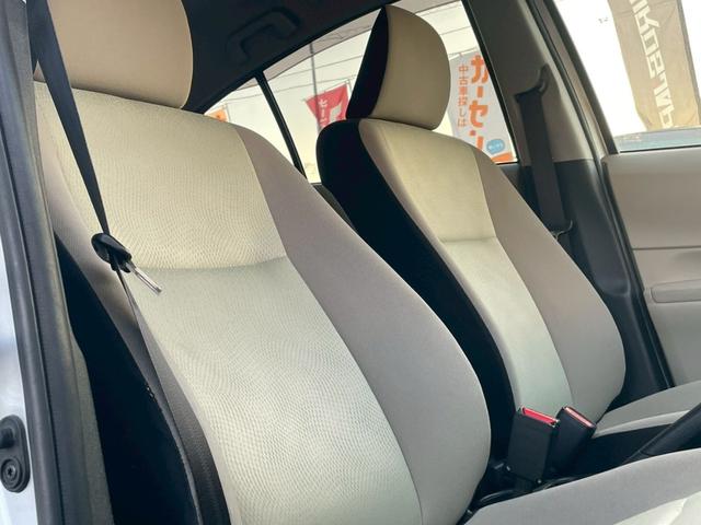 アクア S ナビ/テレビ/Bモニター/ETC/スマートプッシュスタート/オートライト/シガーソケット/ドリンクホルダー/パワーウィンドウ/電格ミラー/レベライザー/スペアキー/エアバック(18枚目)