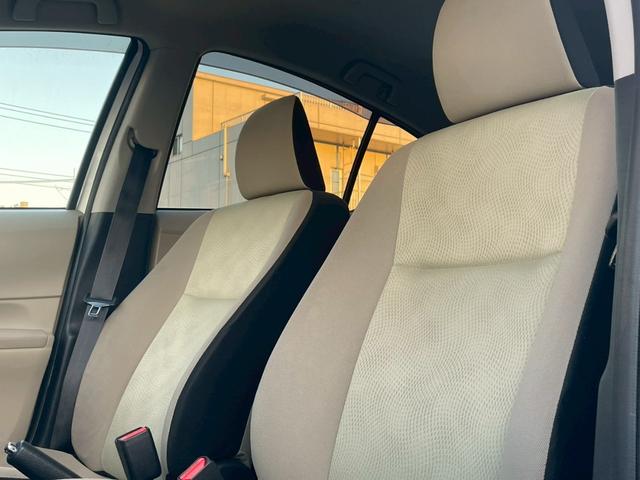 アクア S ナビ/テレビ/Bモニター/ETC/スマートプッシュスタート/オートライト/シガーソケット/ドリンクホルダー/パワーウィンドウ/電格ミラー/レベライザー/スペアキー/エアバック(22枚目)