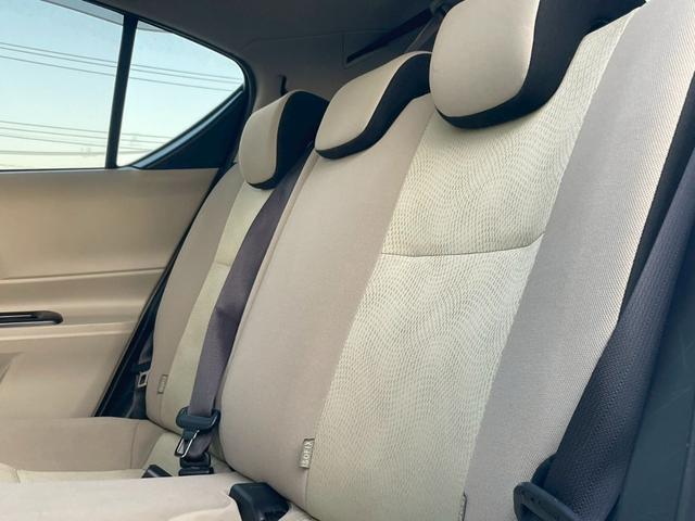 アクア S ナビ/テレビ/Bモニター/ETC/スマートプッシュスタート/オートライト/シガーソケット/ドリンクホルダー/パワーウィンドウ/電格ミラー/レベライザー/スペアキー/エアバック(27枚目)