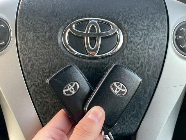 アクア S ナビ/テレビ/Bモニター/ETC/スマートプッシュスタート/オートライト/シガーソケット/ドリンクホルダー/パワーウィンドウ/電格ミラー/レベライザー/スペアキー/エアバック(49枚目)